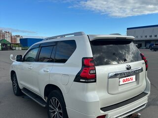 2020 Toyota Land Cruiser Prado 150 Series Рестайлинг 3, белый, 4050000 рублей, вид 4