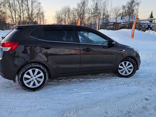 2015 Kia Rio III Рестайлинг, коричневый, 850000 рублей, вид 4