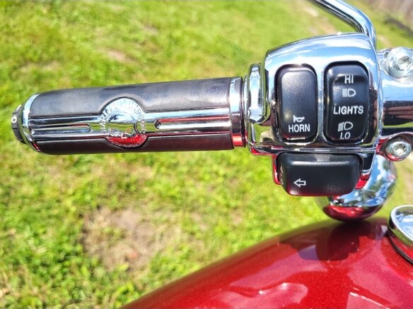 2007 Harley-Davidson Fat Boy, красный, 1500000 рублей - вид 9