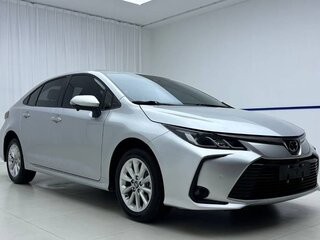 2023 Toyota Corolla Sporty XII (E210) Рестайлинг, серебристый, 1700600 рублей, вид 1