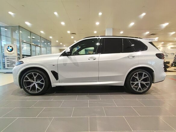 2025 BMW X5 40i IV (G05/G18) Рестайлинг, белый, 16400000 рублей - вид 7