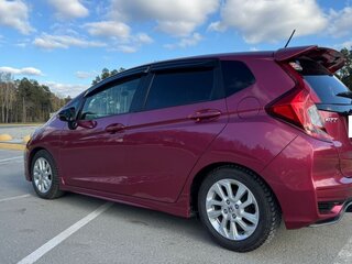 2018 Honda Fit III Рестайлинг, красный, 1430000 рублей, вид 4