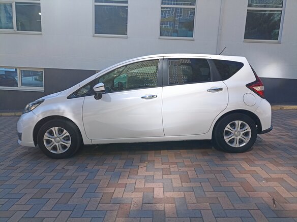 2017 Nissan Note II Рестайлинг, белый, 880000 рублей - вид 6
