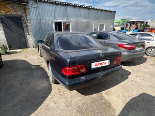 1996 Mercedes-Benz E-Класс 200 II (W210, S210), синий, 230000 рублей, вид 5