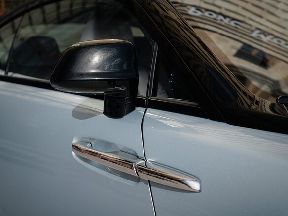 2021 Rolls-Royce Wraith Black Badge, голубой, 60500000 рублей - вид 4