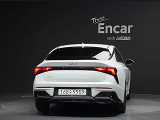 2024 Kia K5 LPi III Рестайлинг, белый, 2550000 рублей, вид 4
