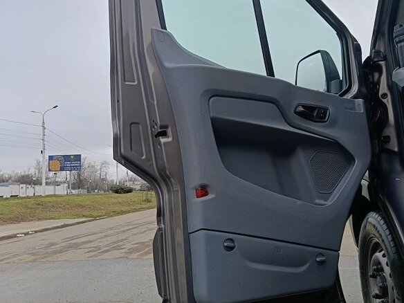2018 Ford Transit, серый, 4300000 рублей - вид 6