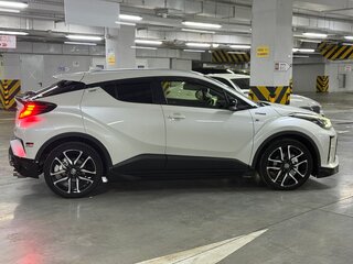 2019 Toyota C-HR I Рестайлинг, белый, 2470000 рублей, вид 4