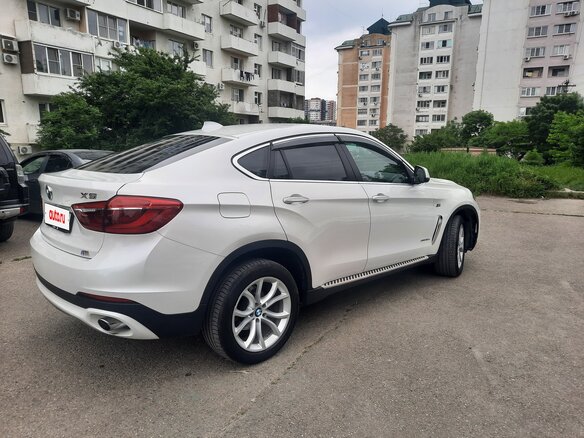 2015 BMW X6 30d II (F16), белый, 3350000 рублей - вид 5