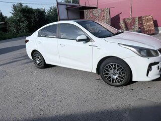 2017 Kia Rio IV, белый, 890000 рублей, вид 2