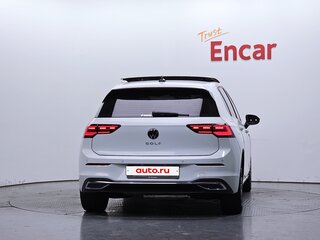 2023 Volkswagen Golf VIII, белый, 2890000 рублей, вид 4