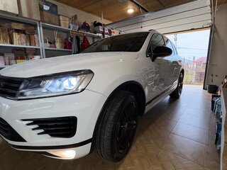 2017 Volkswagen Touareg II Рестайлинг, белый, 3850000 рублей, вид 1