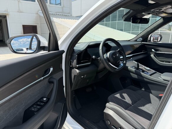 2026 Geely Monjaro I, белый, 4899990 рублей - вид 9