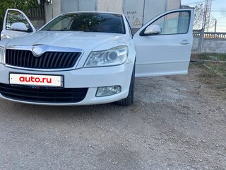 2010 Skoda Octavia II (A5) Рестайлинг, белый, 870000 рублей, вид 2