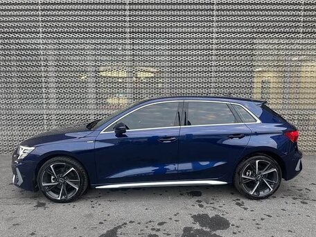 2022 Audi A3 Sportback 35 TFSI IV (8Y), синий, 2349000 рублей, вид 3