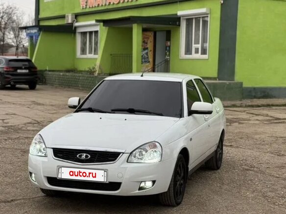 2014 Lada (ВАЗ) Priora I Рестайлинг, белый, 690000 рублей - вид 3
