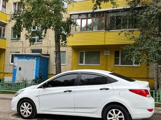 2013 Hyundai Solaris I, белый, 550000 рублей, вид 2