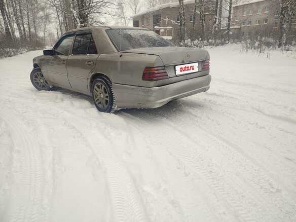 1989 Mercedes-Benz W124 250, серый, 470000 рублей - вид 1