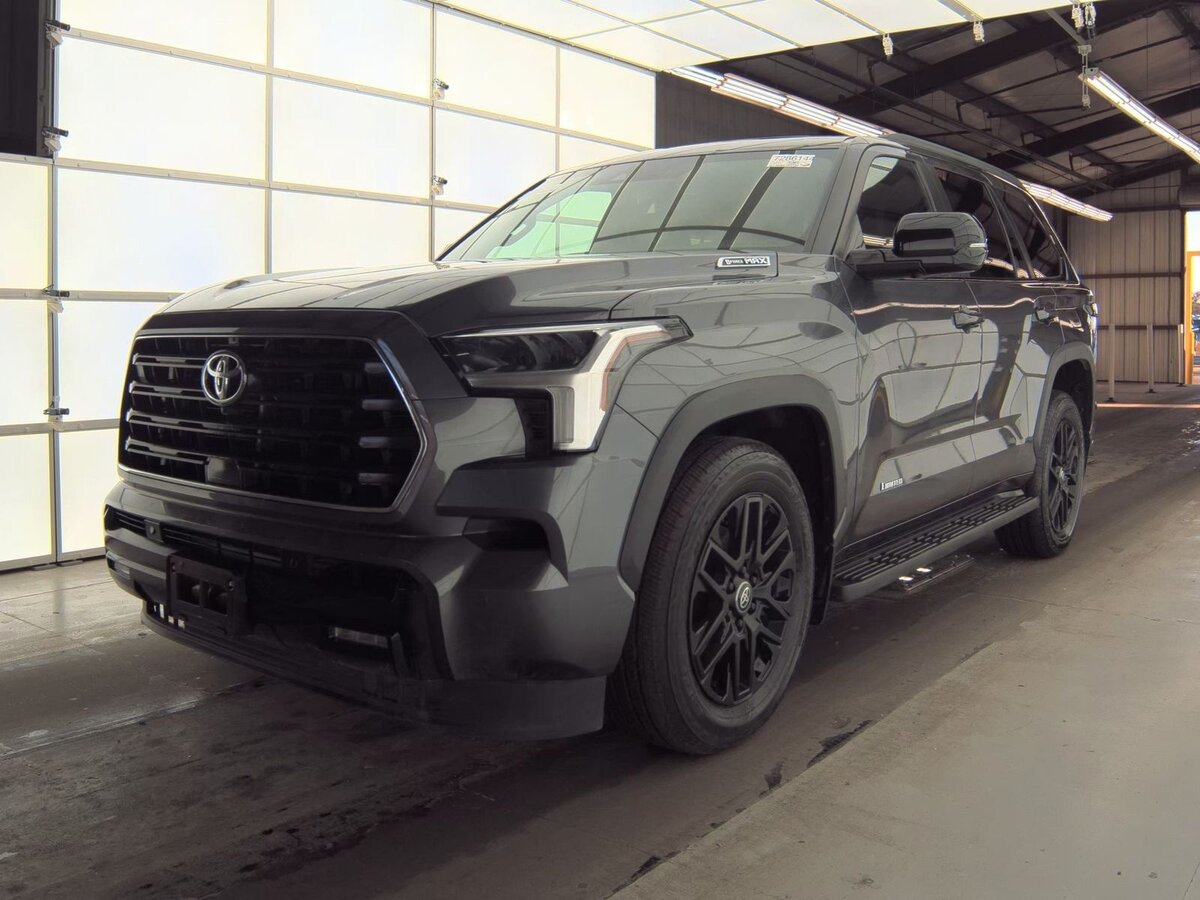 Открыть фотографии: Toyota Sequoia III