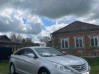 2010 Hyundai Sonata VI (YF), серебристый, 1100000 рублей, вид 3