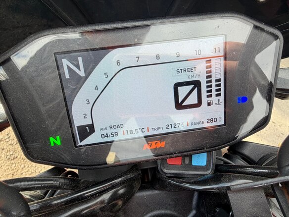 2022 KTM 890 Duke GP, оранжевый, 980000 рублей - вид 13