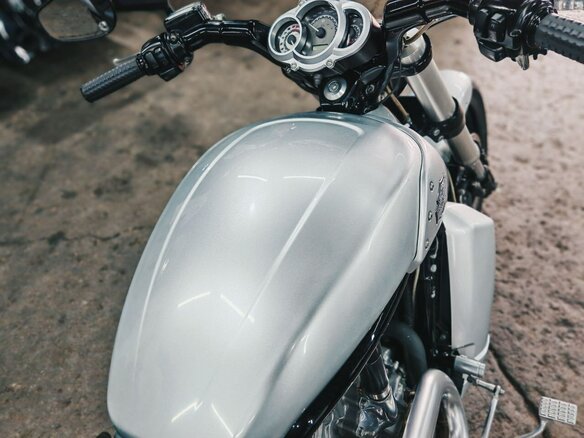 2009 Harley-Davidson V-Rod Muscle, серебристый, 1180000 рублей - вид 9
