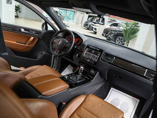 2013 Volkswagen Touareg II, белый, 1950000 рублей, вид 5