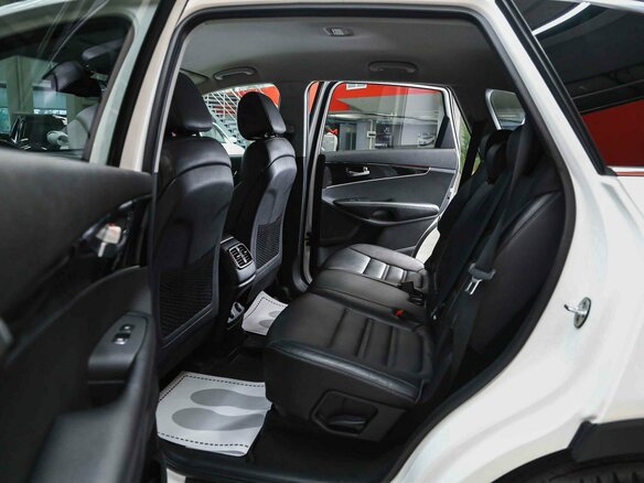 2017 Kia Sorento III Prime, белый, 2190000 рублей - вид 6