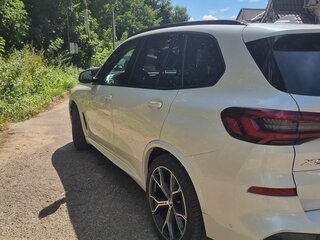 2020 BMW X5 40d IV (G05/G18), белый, 6200000 рублей, вид 5