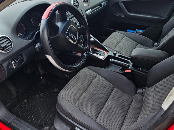 2011 Audi A3 II (8P) Рестайлинг 2, красный, 750000 рублей - вид 5