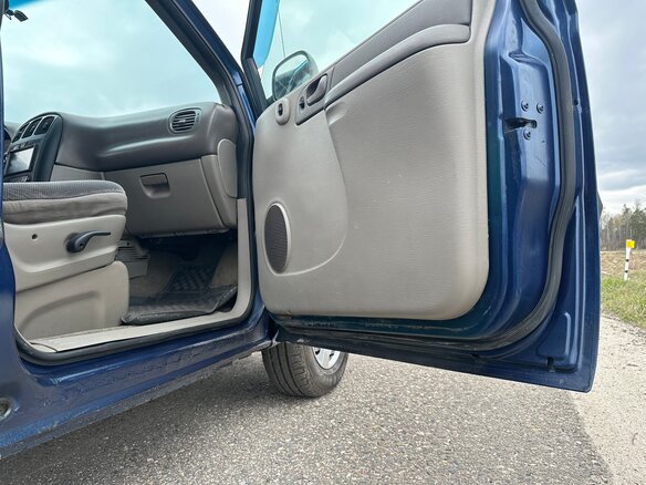 2002 Dodge Caravan 3-speed IV, зелёный, 550000 рублей - вид 15