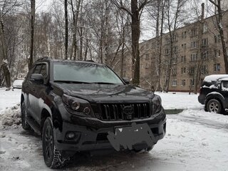 2011 Toyota Land Cruiser Prado 150 Series, чёрный, 2900000 рублей, вид 2