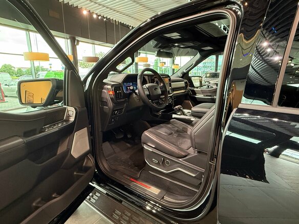 2026 Ford F-150 Raptor SuperCrew Raptor XIV Рестайлинг, чёрный, 16800000 рублей - вид 11