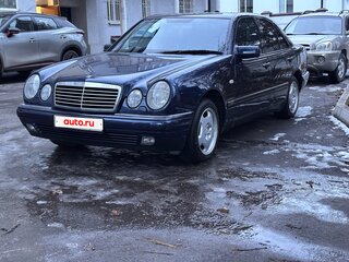 1999 Mercedes-Benz E-Класс 320 II (W210, S210), синий, 1330000 рублей, вид 2