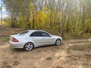 2001 Mercedes-Benz C-Класс 320 II (W203), серебристый, 365000 рублей, вид 2