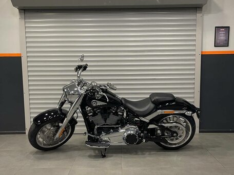 2026 Harley-Davidson Fat Boy, чёрный, 3800000 рублей, вид 1
