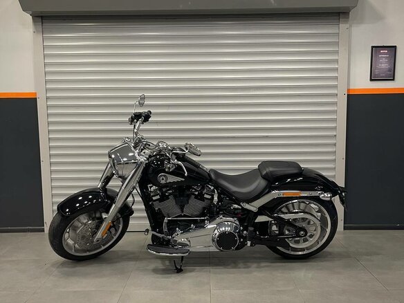 2026 Harley-Davidson Fat Boy, чёрный, 3800000 рублей