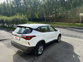 2020 Kia Seltos I, белый, 1499000 рублей, вид 3