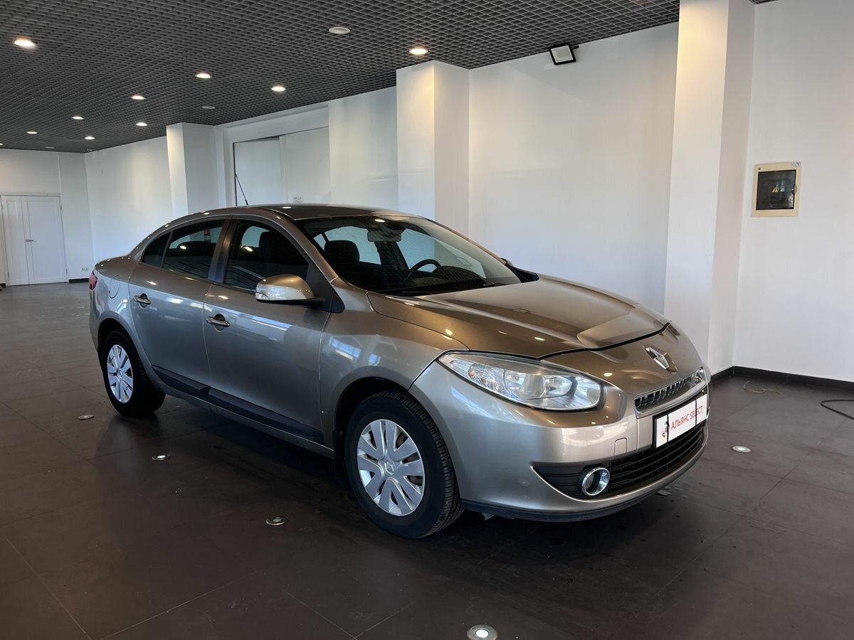Открыть фотографии: Renault Fluence I