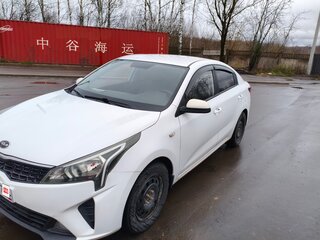2021 Kia Rio IV Рестайлинг, белый, 1200000 рублей, вид 2