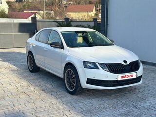 2018 Skoda Octavia III (A7) Рестайлинг, белый, 1600000 рублей, вид 5