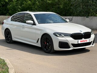 2021 BMW 5 серии 530i xDrive VII (G30/G31/G38) Рестайлинг, белый, 4650000 рублей, вид 4