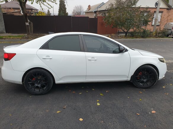 2009 Kia Cerato 4-speed II, белый, 650000 рублей - вид 3