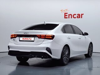 2022 Kia K3 II Рестайлинг, белый, 1500000 рублей, вид 3
