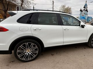2015 Porsche Cayenne S Diesel II Рестайлинг (958), белый, 3850000 рублей, вид 3