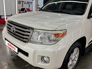 2012 Toyota Land Cruiser 200 Series Рестайлинг 1, белый, 3500000 рублей, вид 1