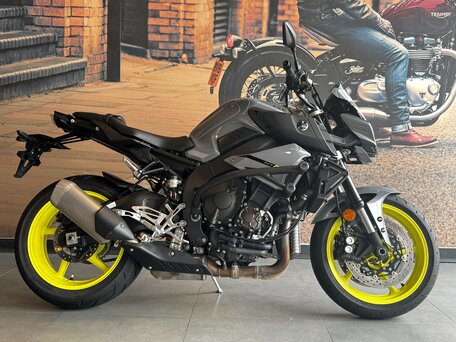 2020 Yamaha MT-10, серый, 1530000 рублей, вид 2