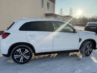 2019 Mitsubishi Outlander Sport I Рестайлинг 3, белый, 1450000 рублей, вид 4