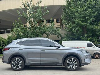 2025 BYD Song Plus EV 71.8 kWh I Рестайлинг, серебристый, 3385700 рублей, вид 4