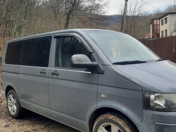 2011 Volkswagen Caravelle T5 Рестайлинг, серый - вид 1